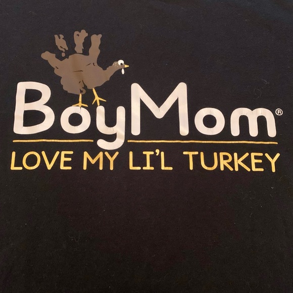“Boy Mom” T-shirt - Picture 2 of 5